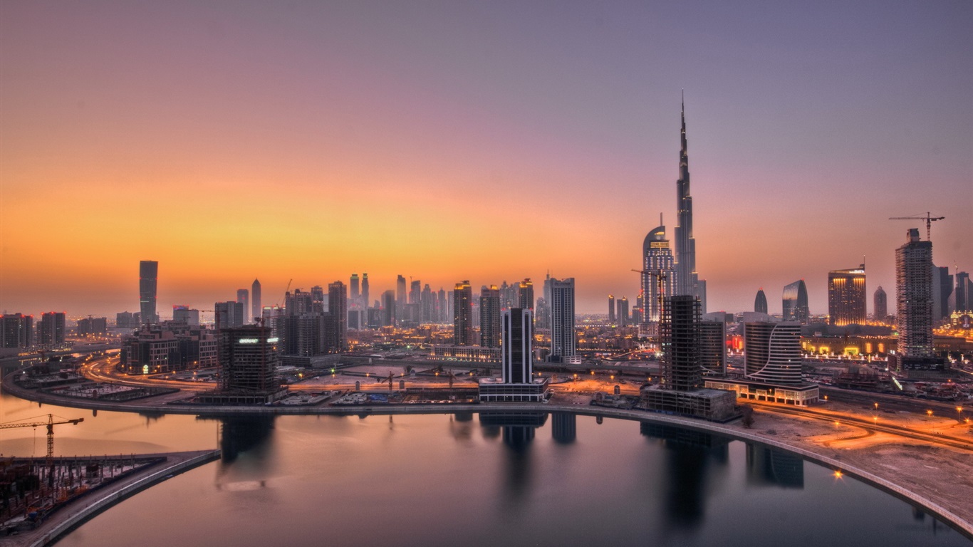 أفق دبي عند الغروب